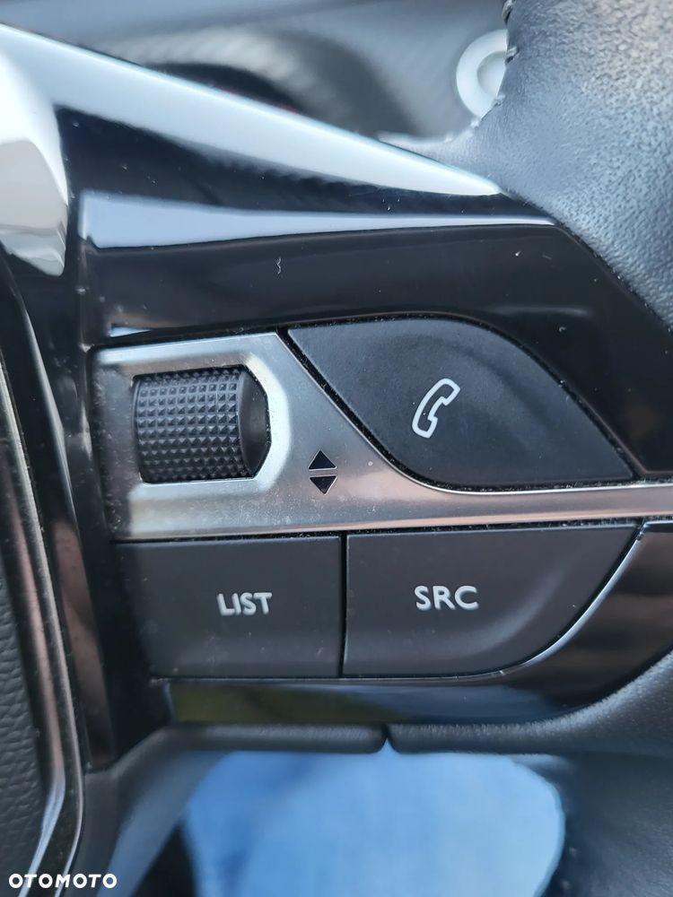 Peugeot 2008 1.2 PureTech Allure Pack S&S - 16