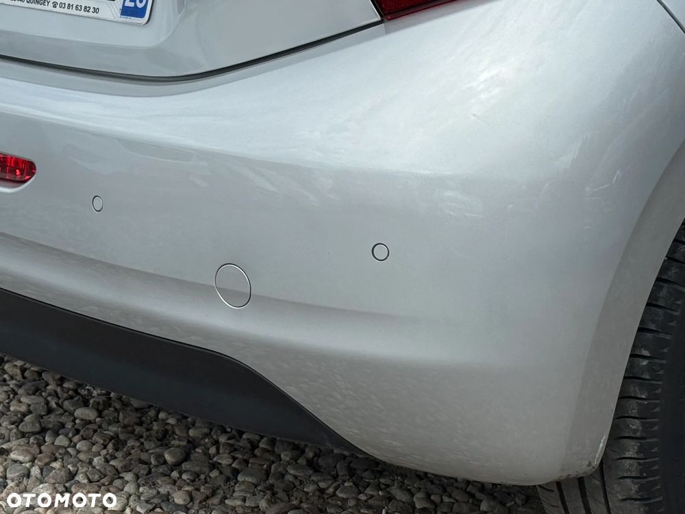 Peugeot 208 PureTech 82 Start & Stop Allure - 7