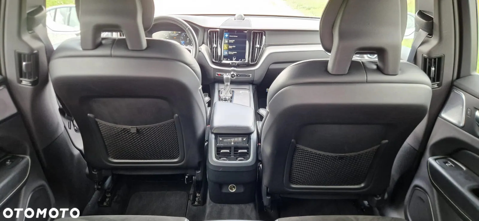 Volvo XC 60 T6 GPF AWD R-Design - 32