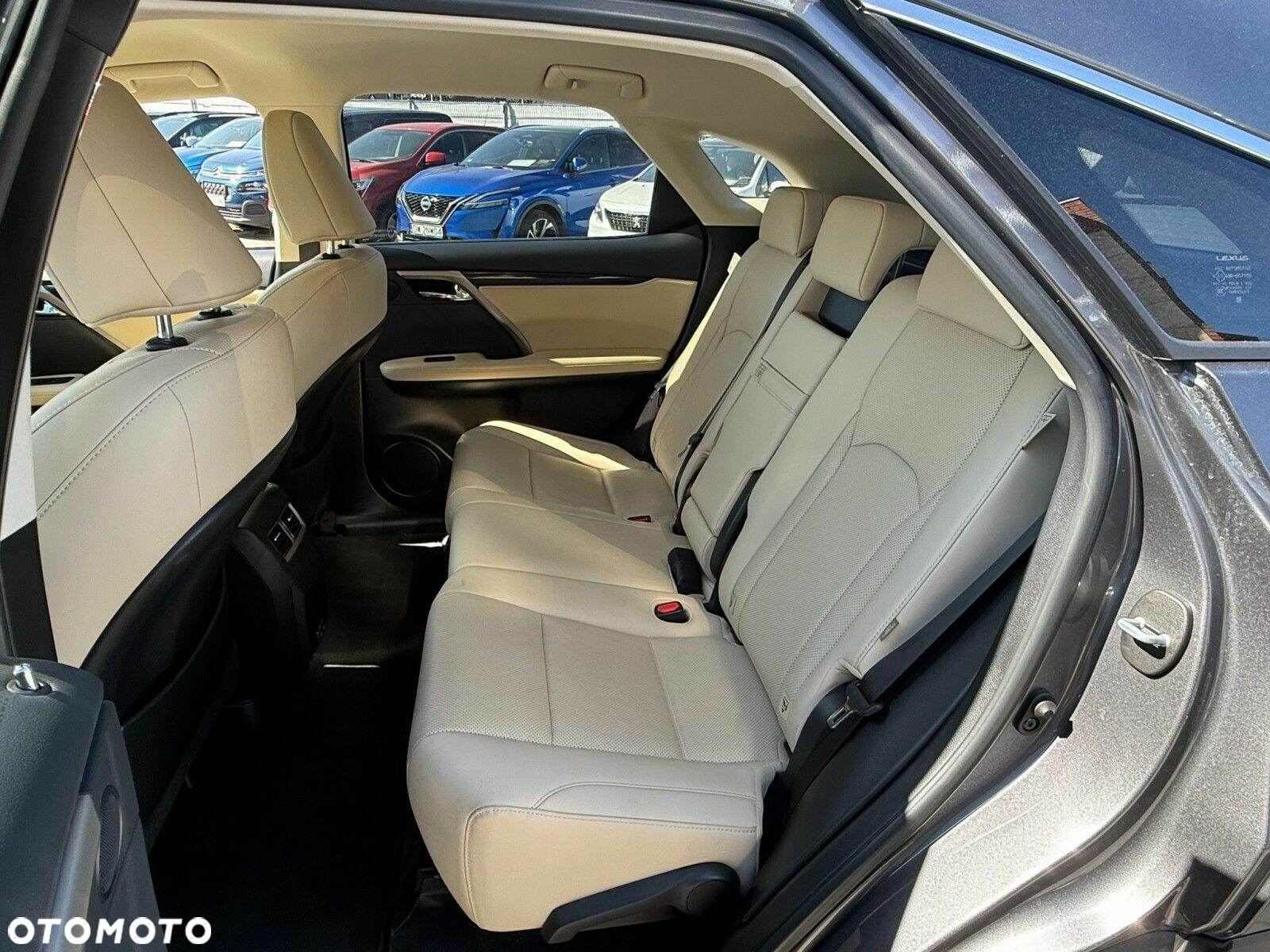 Lexus RX - 9