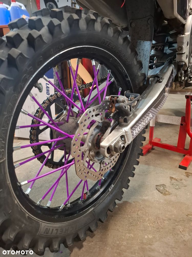 Honda CRF - 9
