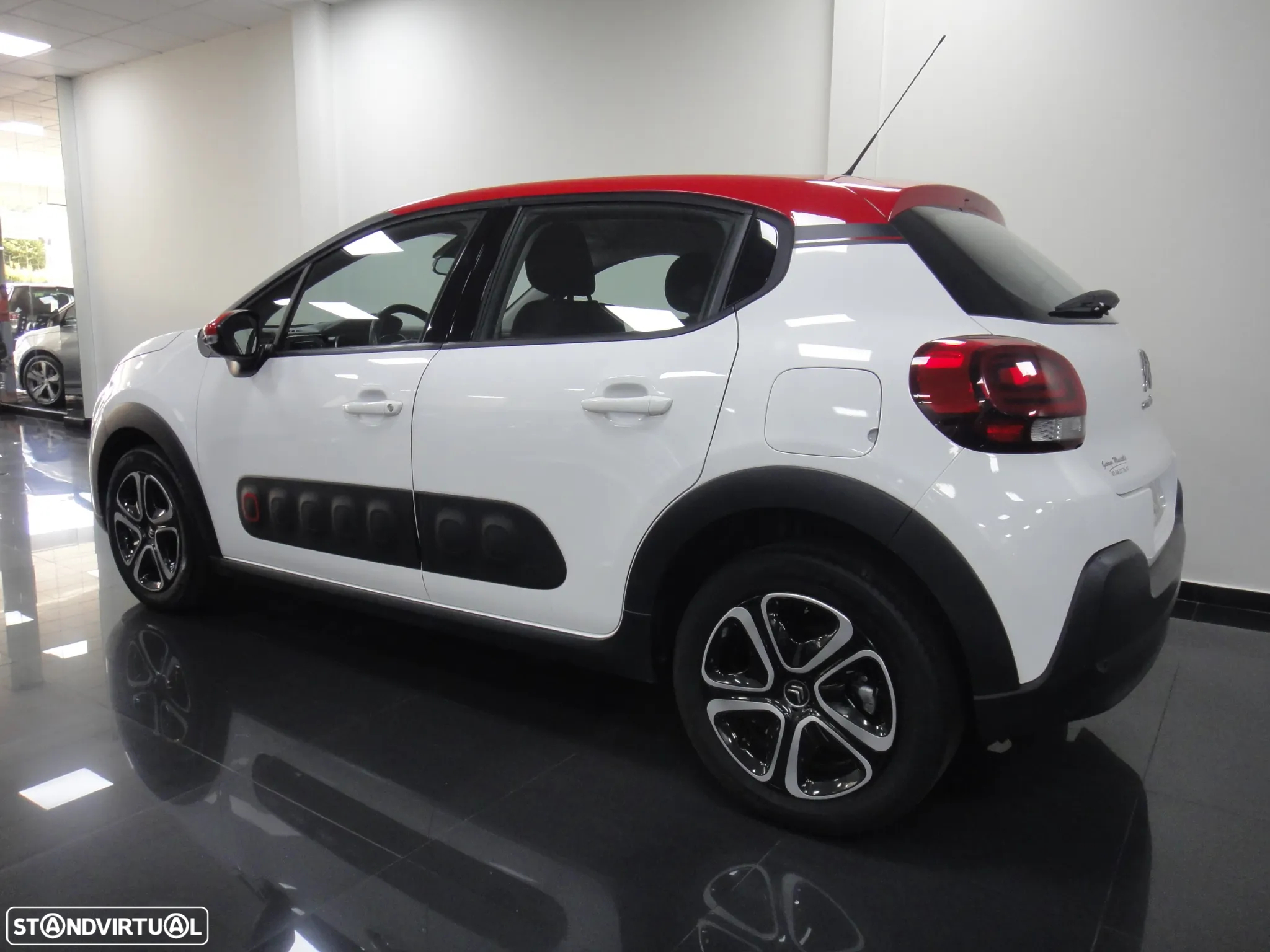 Citroën C3 1.2 PureTech Shine EAT6 - 5