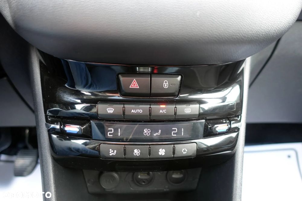 Peugeot 208 1.6 e-HDi Allure STT - 21