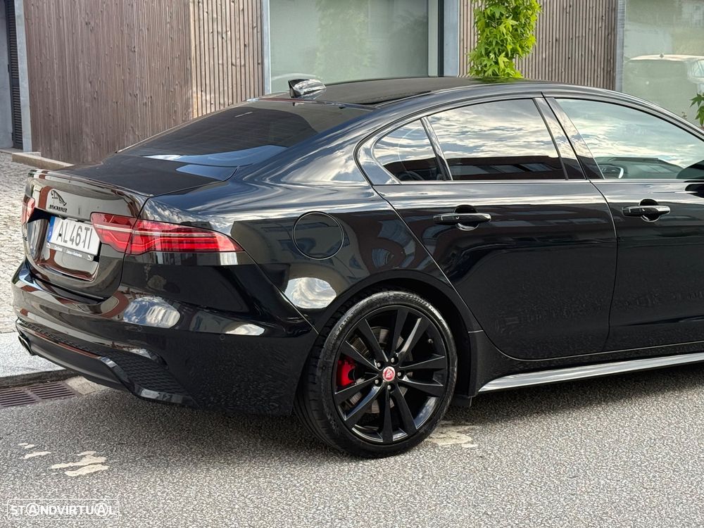 Jaguar XE 2.0 D200 R-Dynamic Black - 2
