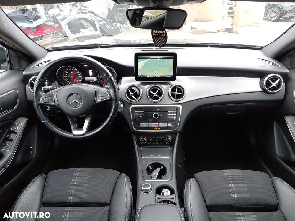 Mercedes-Benz GLA 200 d Aut. - 10