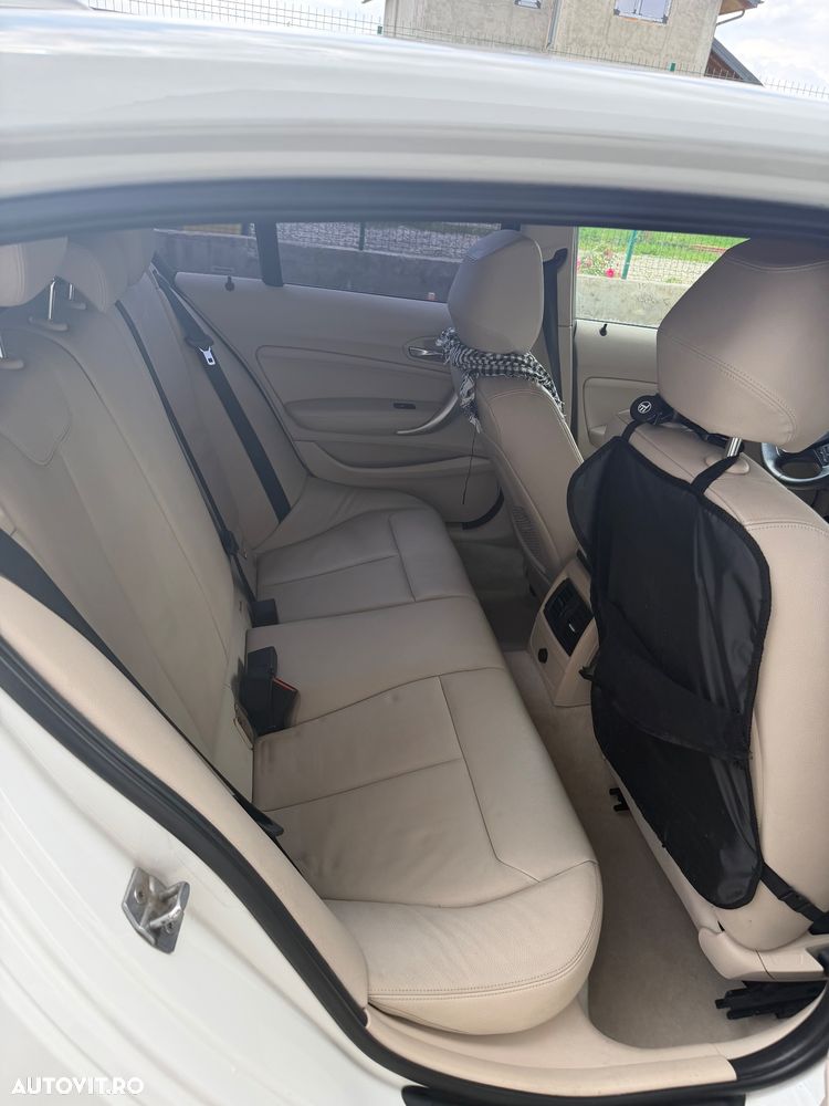 BMW Seria 1 120d - 10