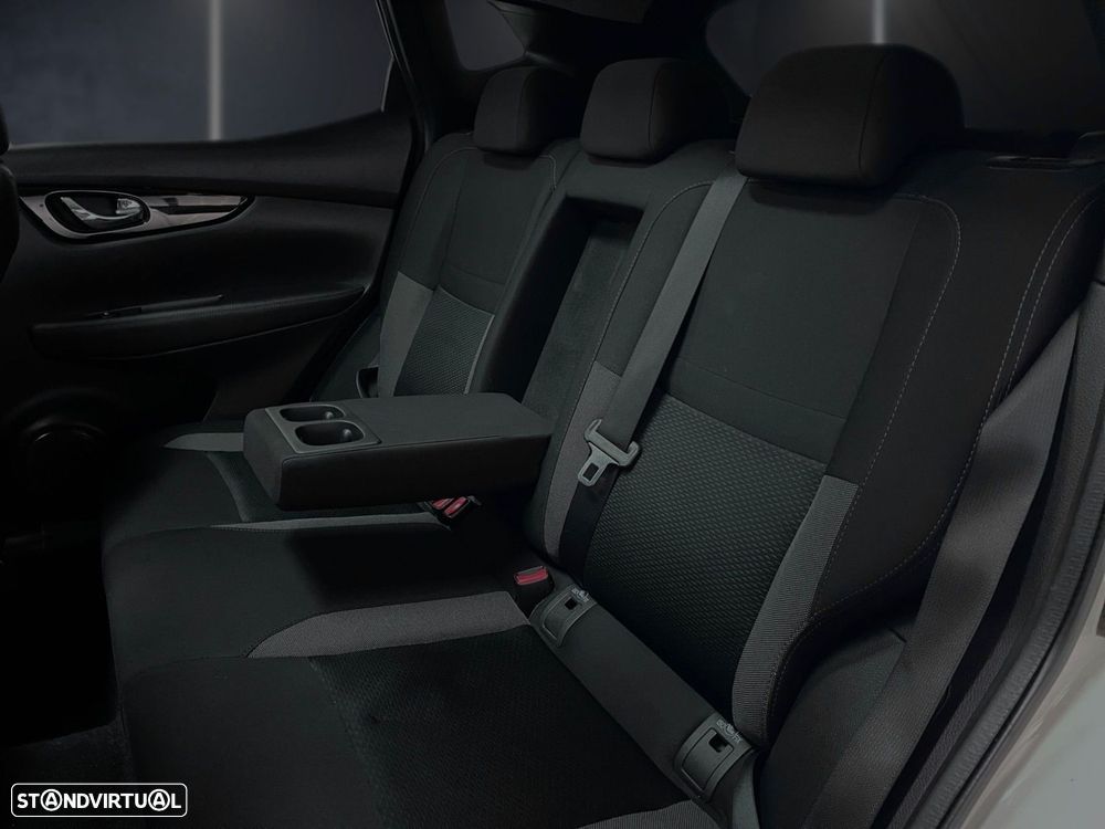 Nissan Qashqai 1.3 DIG-T N-Connecta - 19