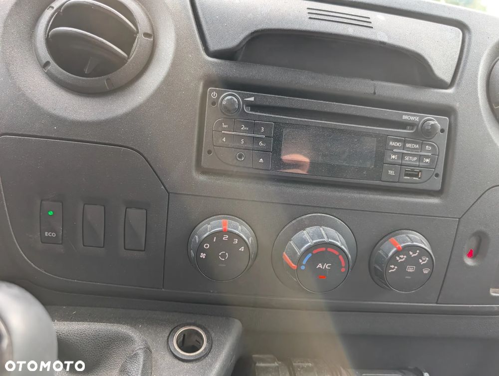 Nissan NV400 - 13