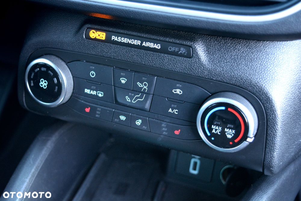 Ford Focus 2.0 EcoBlue Active Business - 16