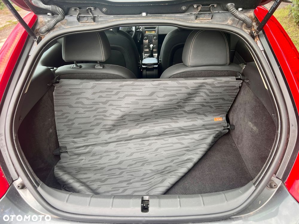 Volvo C30 D2 R-Design - 29