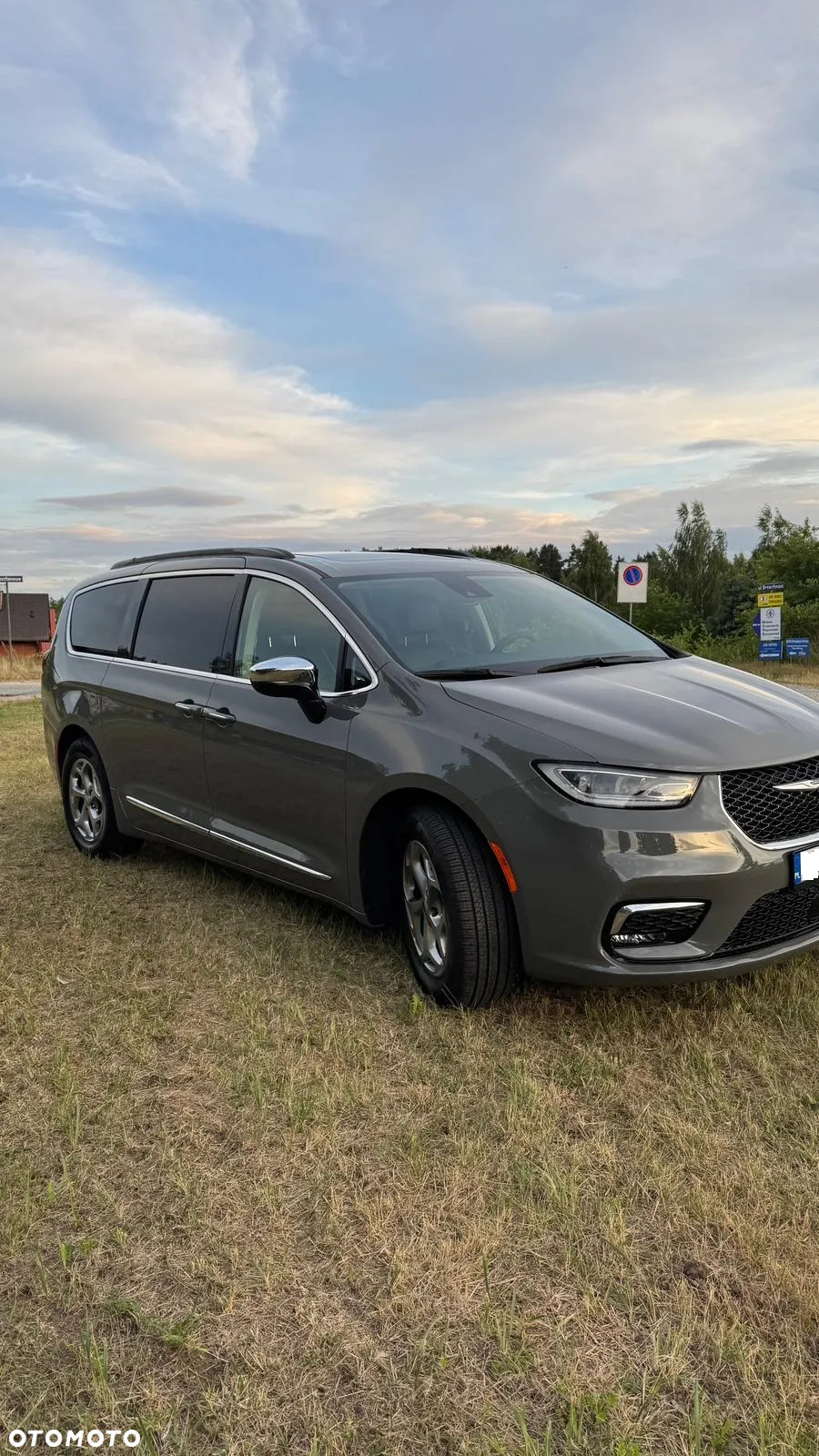 Chrysler Pacifica - 5