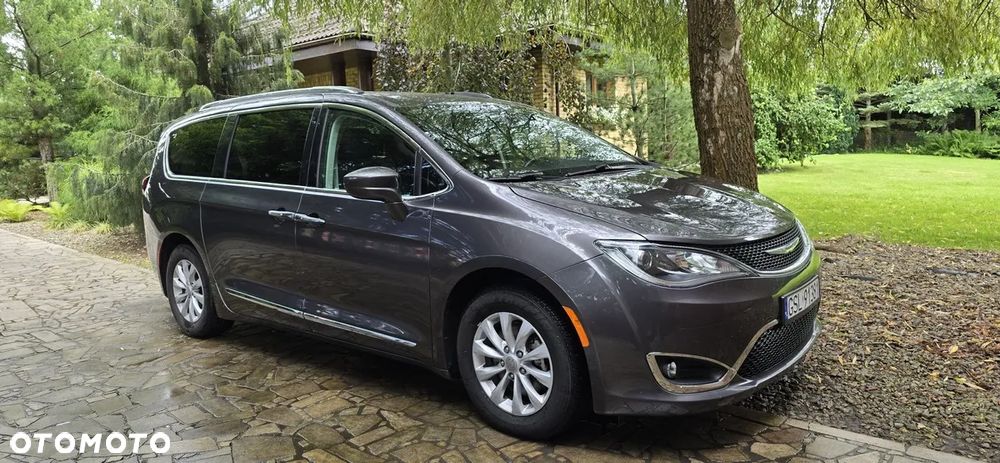 Chrysler Pacifica - 6