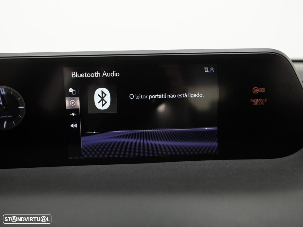 Lexus UX 250h Business - 26