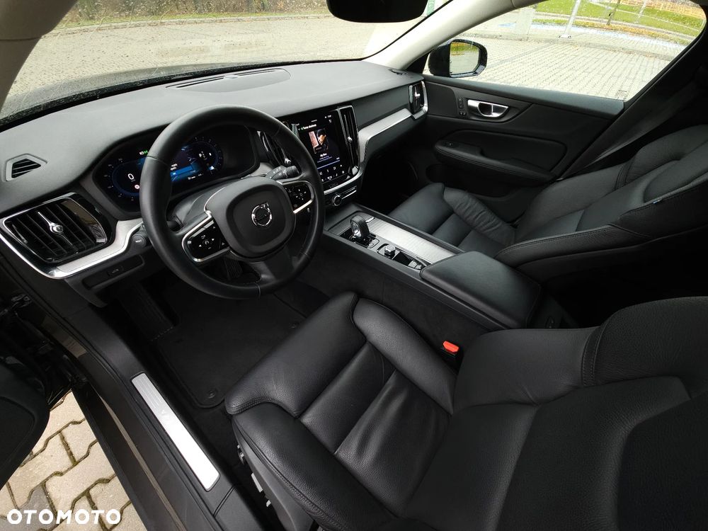 Volvo V60 B4 B Plus Dark - 14