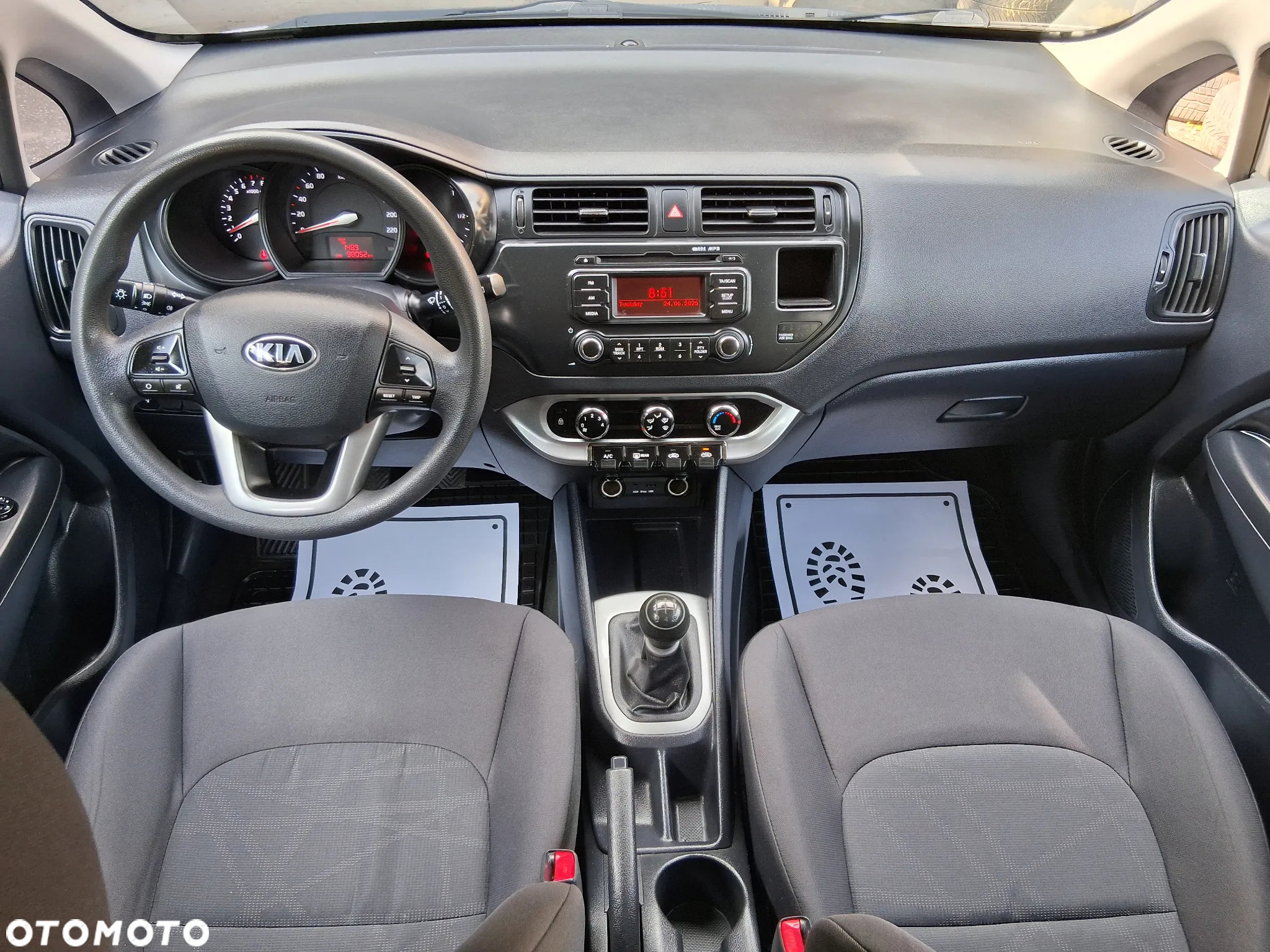 Kia Rio - 8