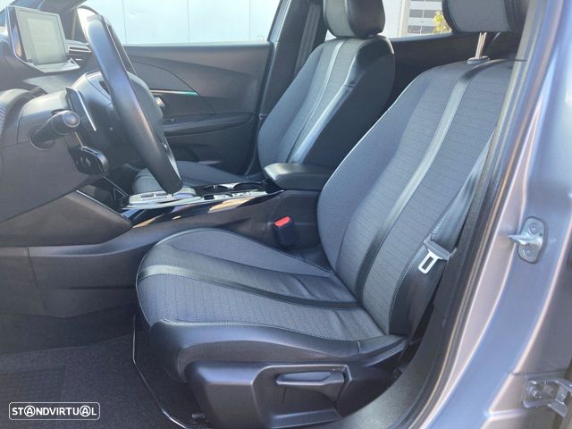 Peugeot 2008 BlueHDi 130 EAT8 Allure - 31