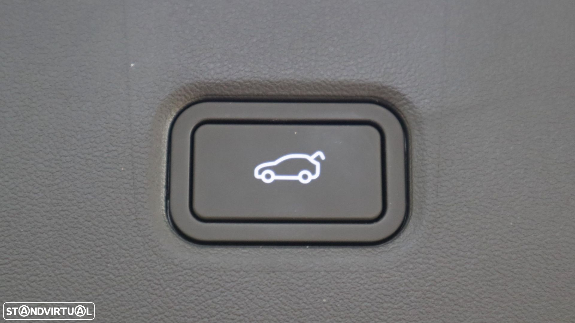Xpeng G6 66 kWh Standard Range - 8