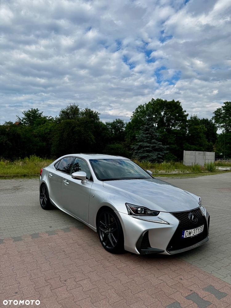 Lexus IS 200t / 300 F Sport - 6