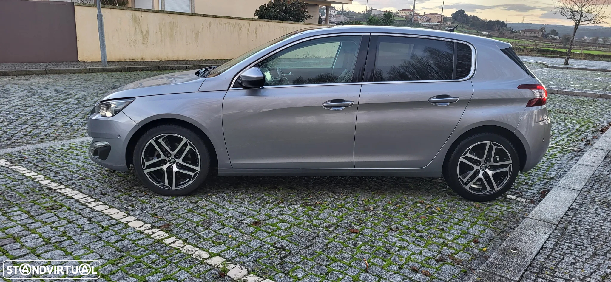 Peugeot 308 130 e-THP Stop & Start Allure - 2