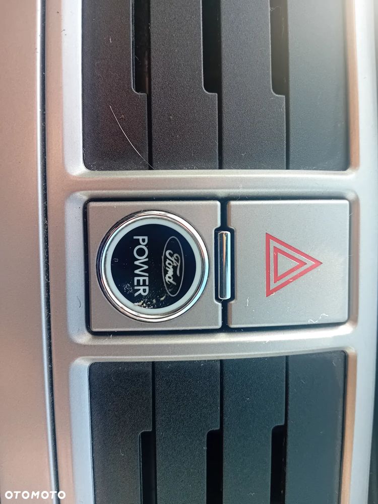Ford Kuga - 22