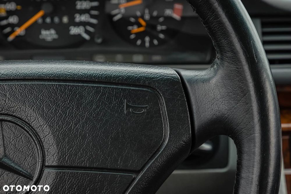 Mercedes-Benz W124 (1984-1993) - 34