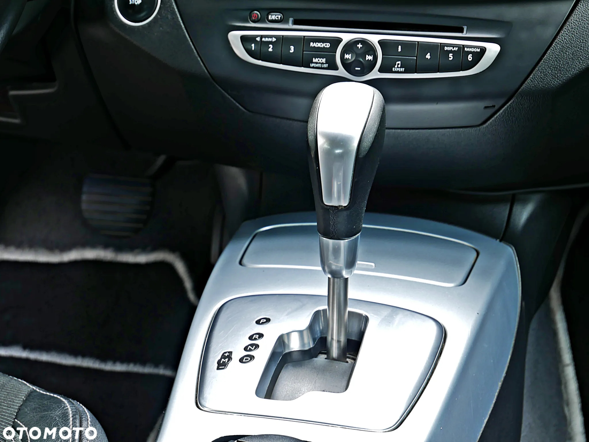 Renault Laguna Grandtour 2.0 dCi FAP Dynamique - 28