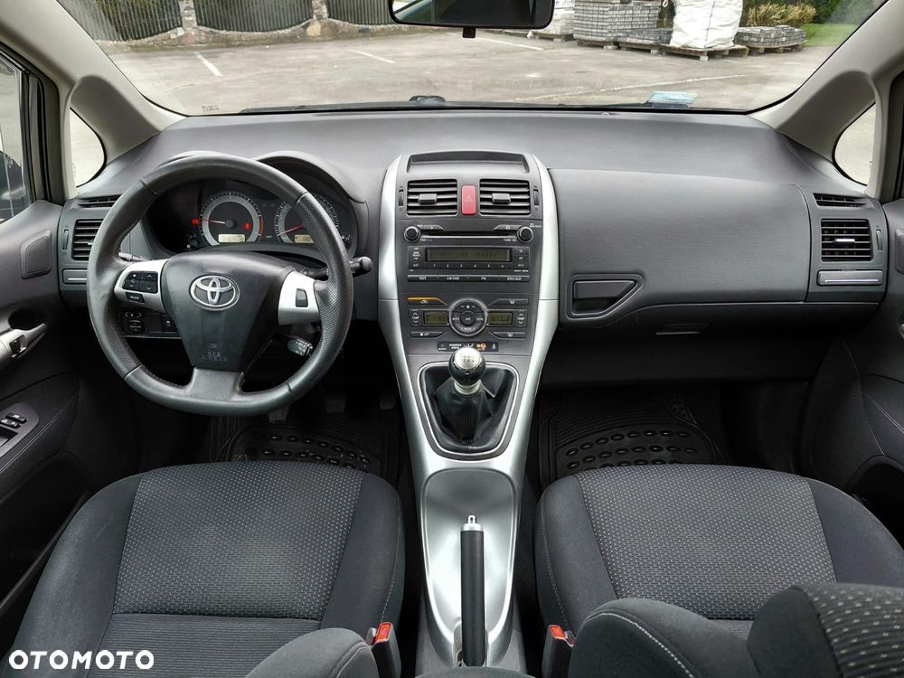 Toyota Auris 2.0 D-4D - 5
