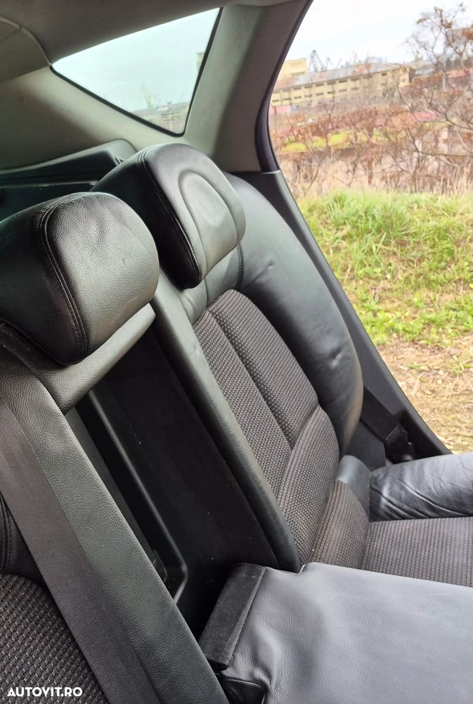 Peugeot 407 2.0HDi ST Sport FAP Aut - 21