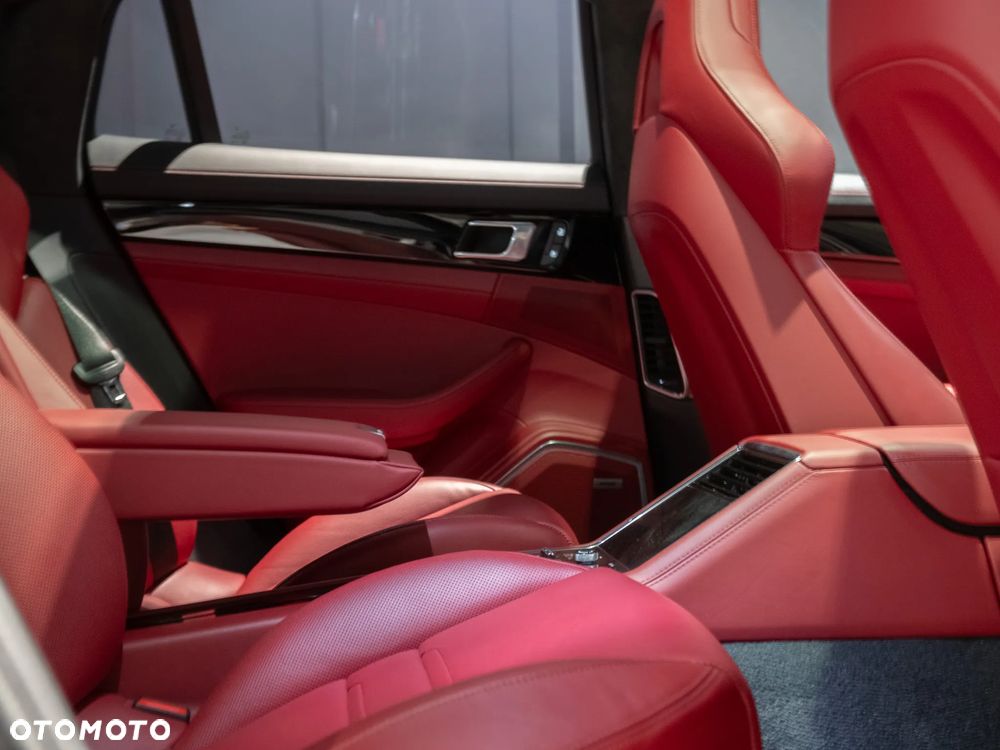 Porsche Panamera 4S E-Hybrid - 22