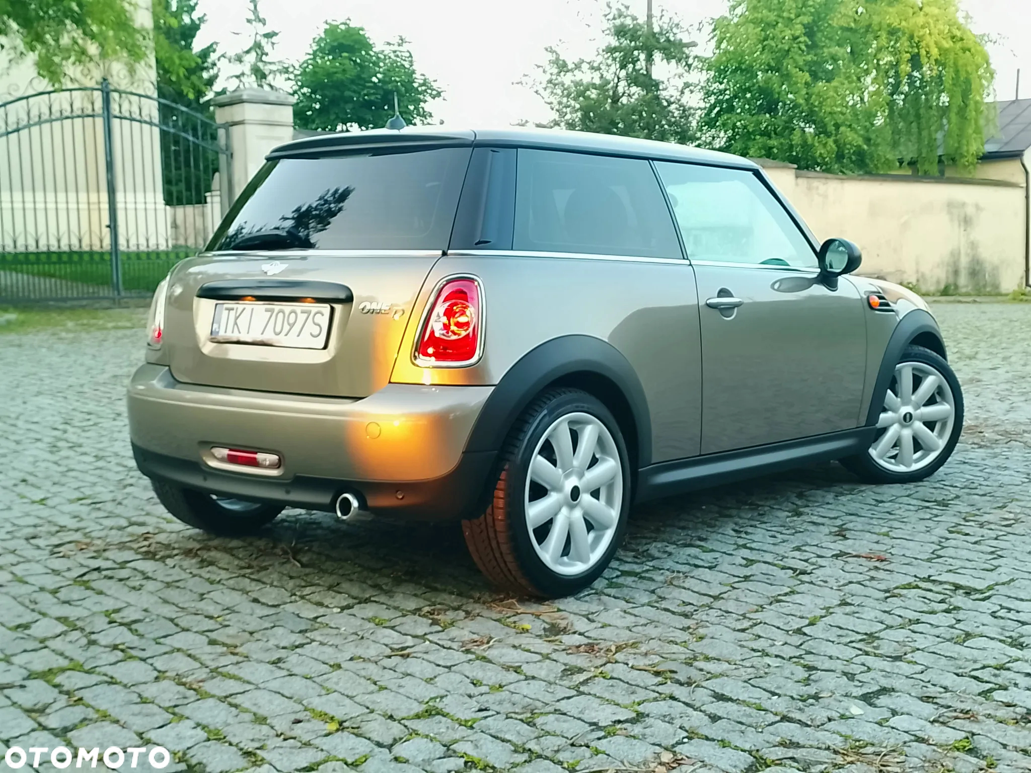 MINI ONE - 12