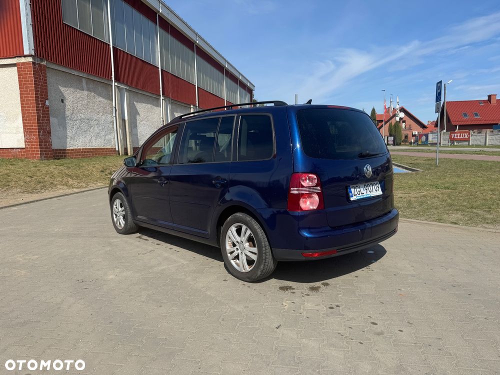 Volkswagen Touran 2.0 TDI DPF Highline DSG - 4