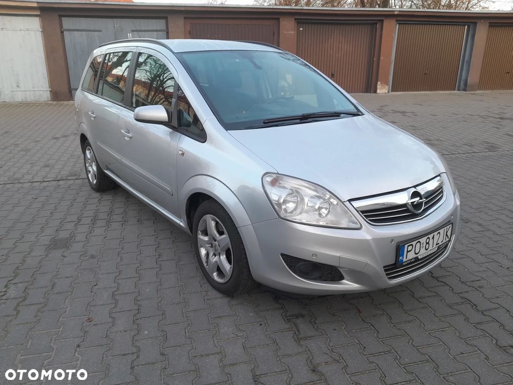 Opel Zafira 1.9 CDTI Essentia - 1