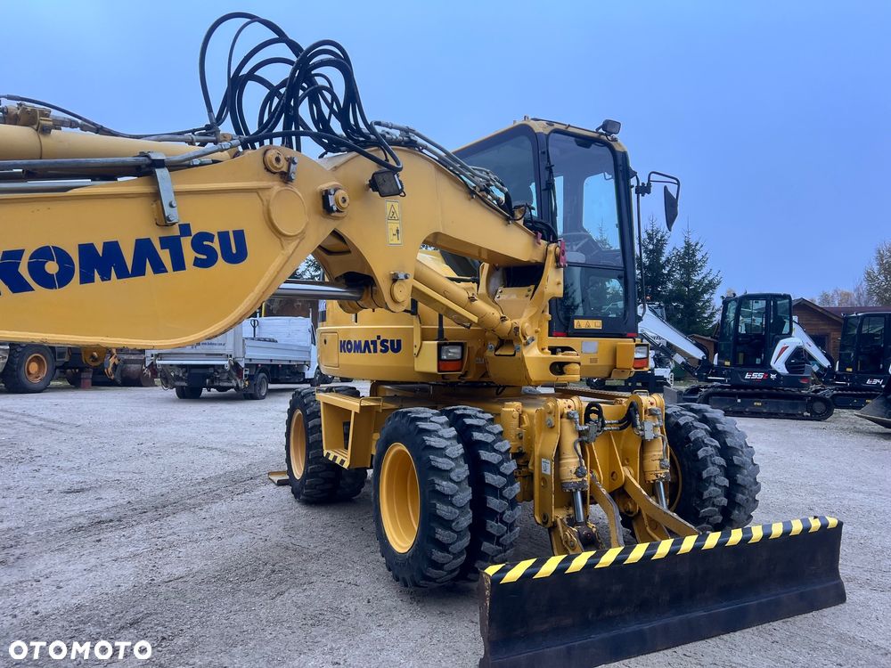 Komatsu Koparka kołowa KOMATU PW98MR-8 10ton 4x4x4 ośki skrętne Ramię 3x łamane BEZ DPF i ADBLUE 4 cyl dodatkowe wyjścia hydr Pług Podpory  2012 szybka zwinna Prosto z importu 1 właściciel Cat TEREX Liebherr Wacker Pw 98 Mr 8 11 - 25
