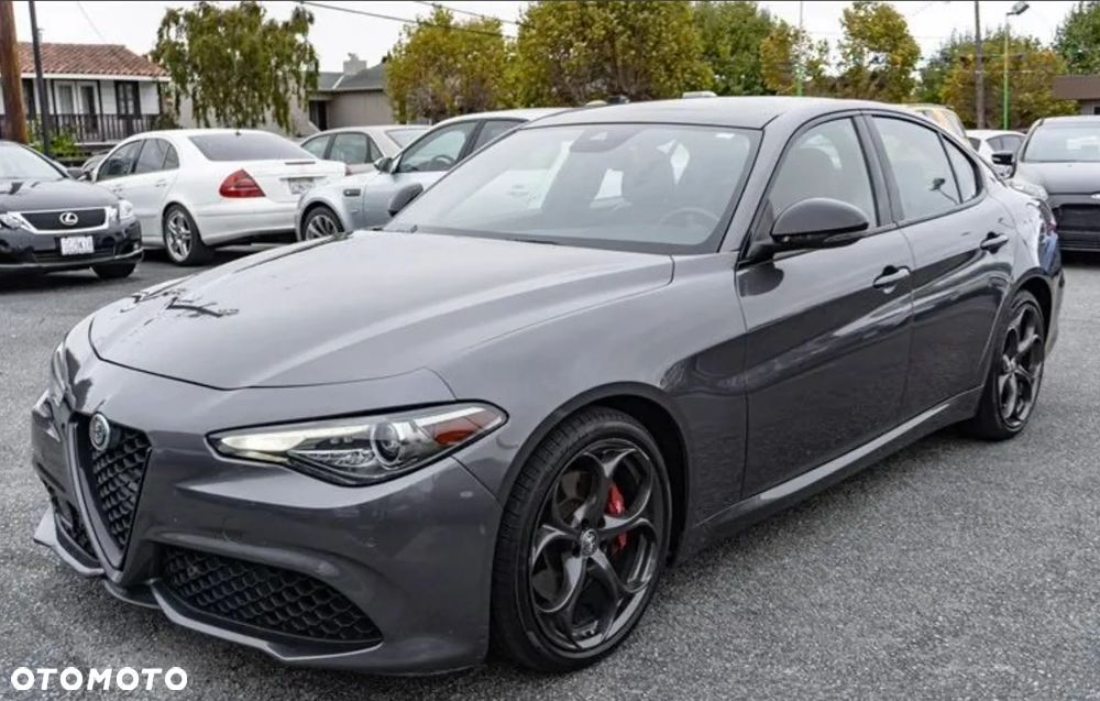 Alfa Romeo Giulia - 2