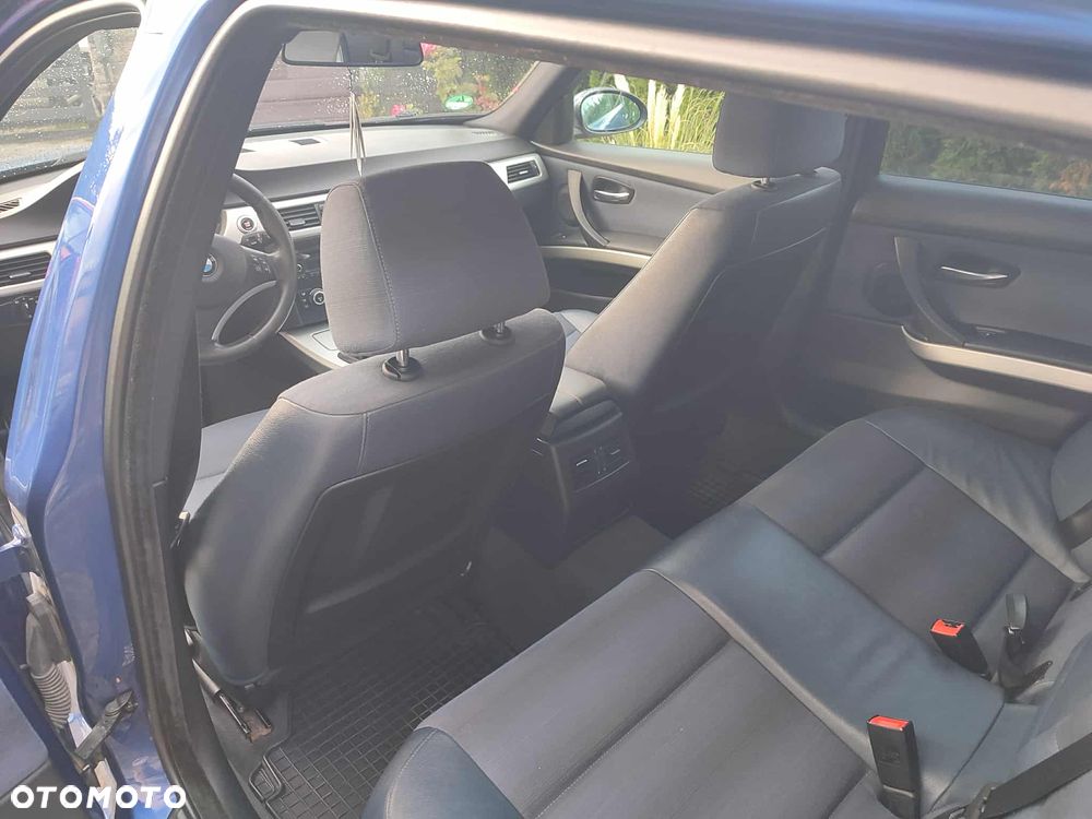 BMW Seria 3 318d - 13