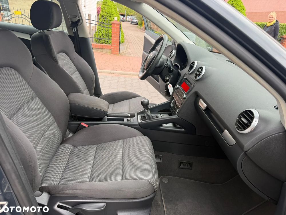 Audi A3 Sportback 2.0 TDI Ambiente - 21