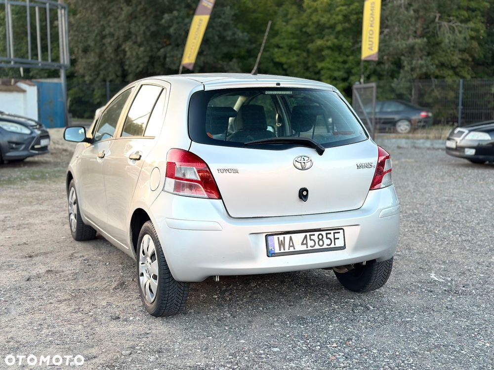 Toyota Yaris - 4