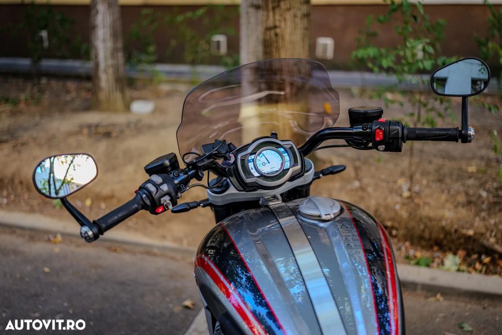 Triumph Rocket 3 GT Triple Black - 12