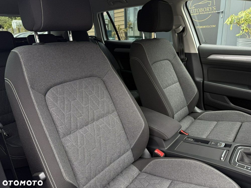 Volkswagen Passat - 13