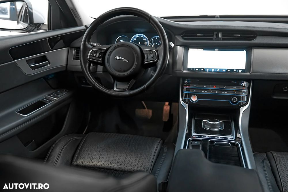 Jaguar XF 20d AWD Aut. Prestige - 20