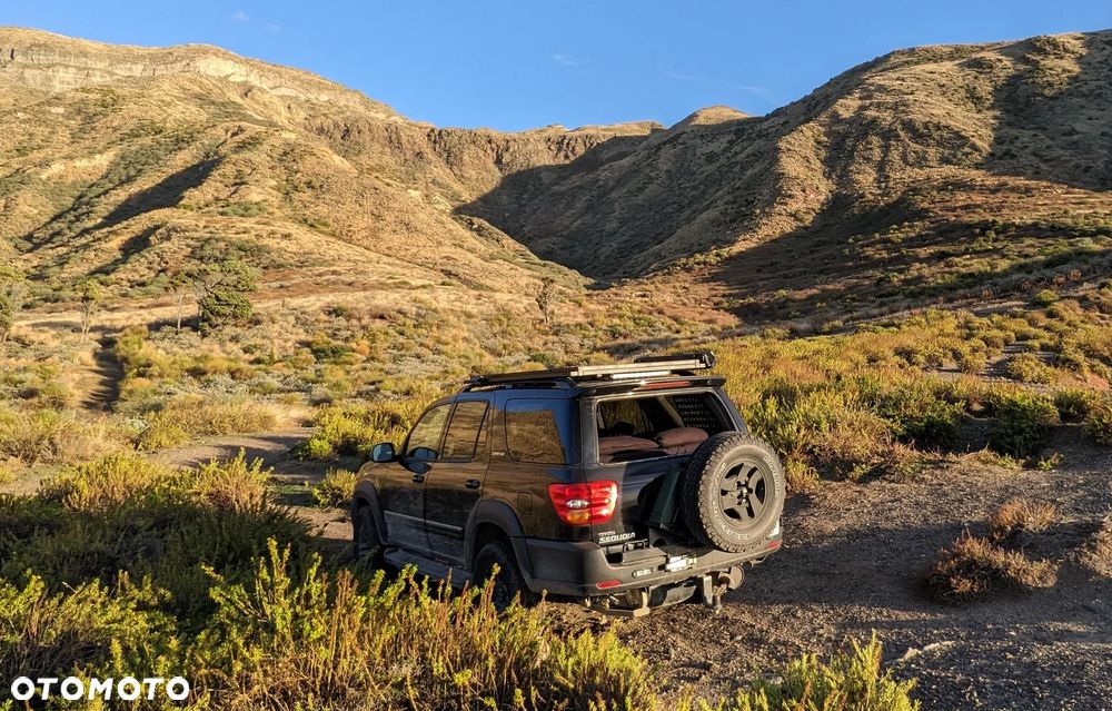 Toyota Sequoia - 9