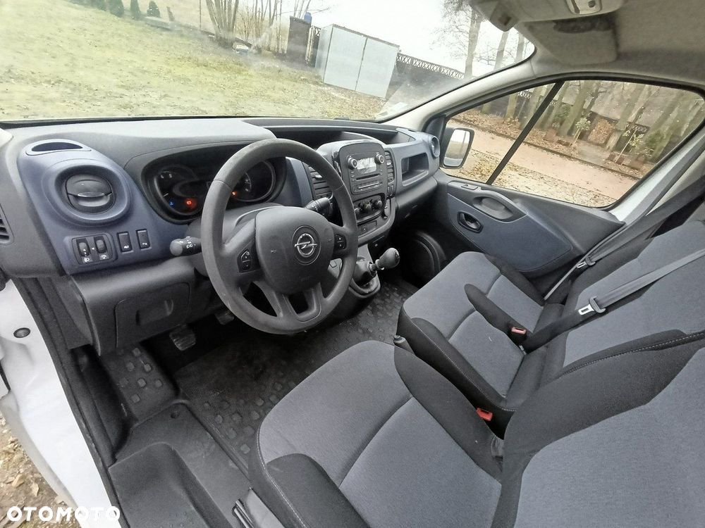 Opel Vivaro - 11