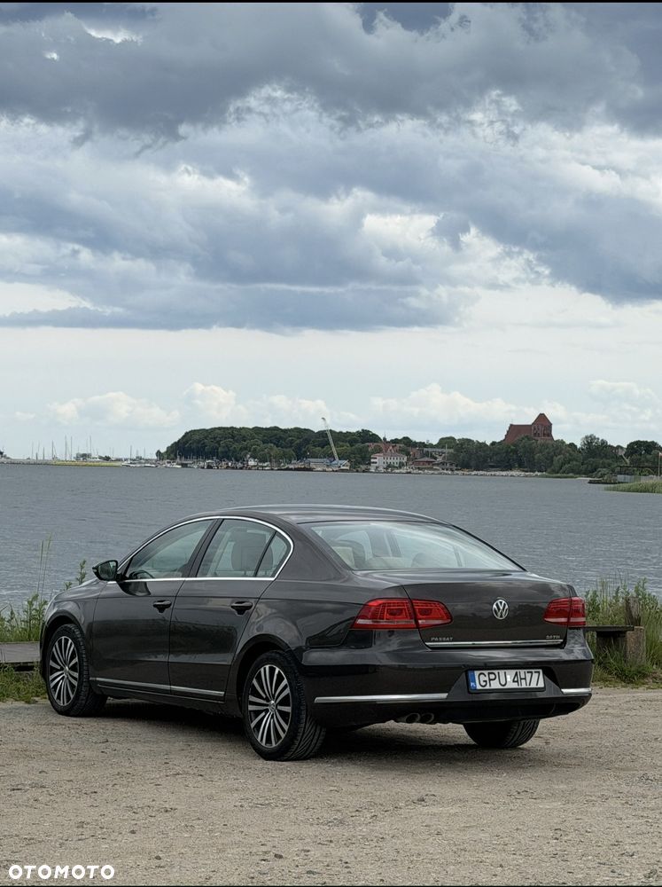 Volkswagen Passat 2.0 TDI Comfortline - 19