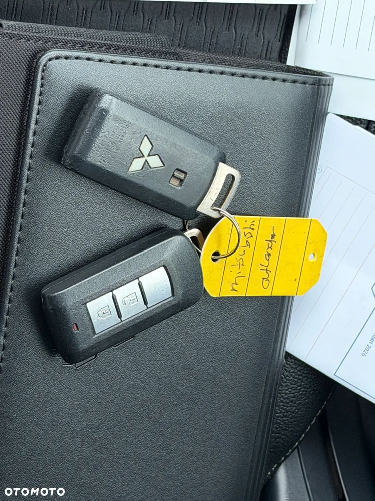 Mitsubishi Outlander 2.0 4WD - 37