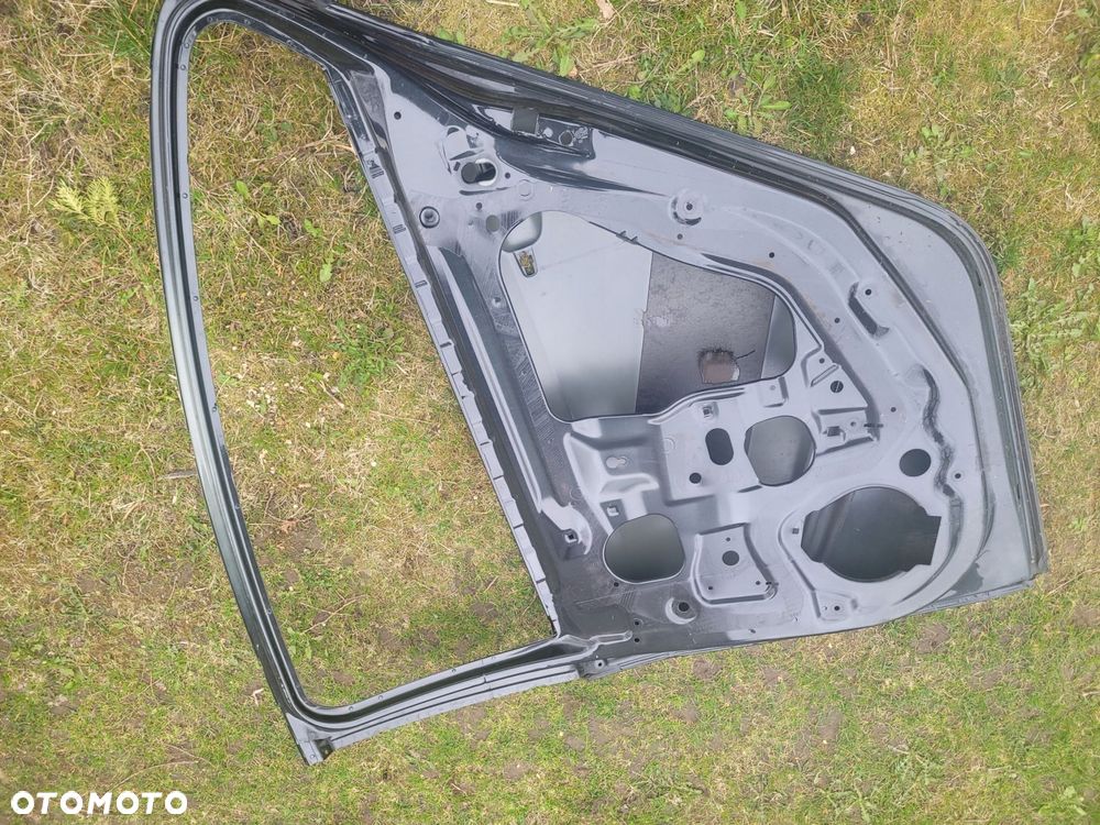 opel insignia a sedan drzwi prawy tył z22c - 3