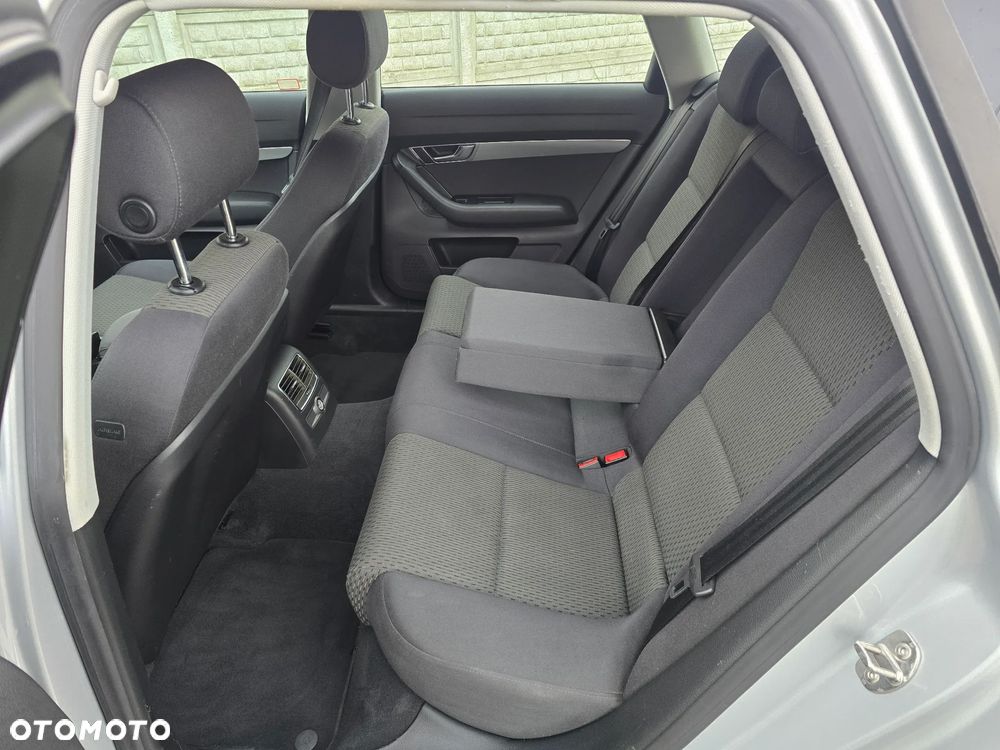 Audi A6 Avant 2.4 - 8