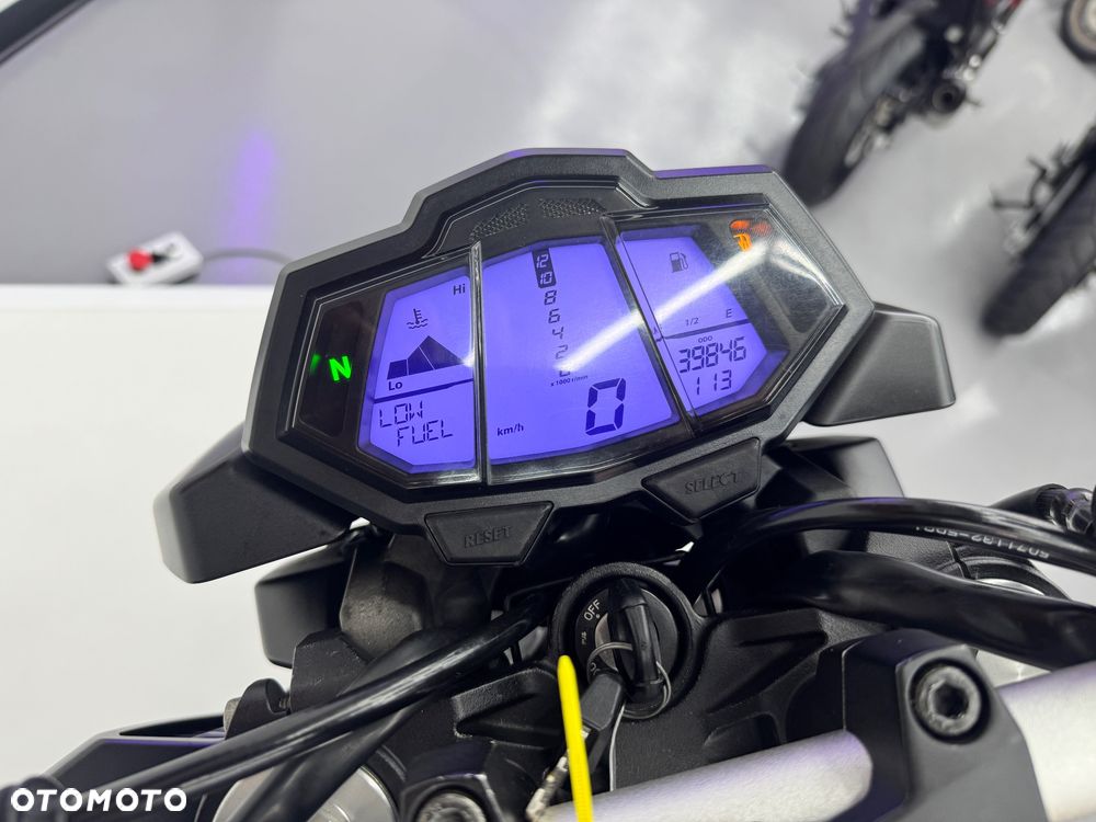 Yamaha MT - 24