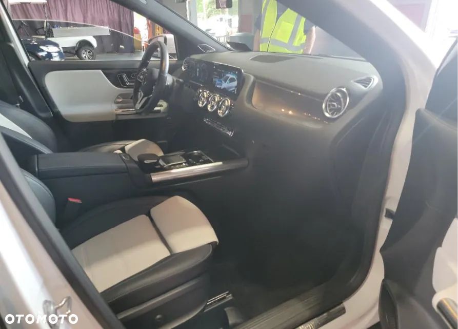 Mercedes-Benz GLA 250 4Matic 8G-DCT AMG Line - 10