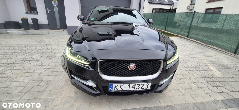 Jaguar XE 20d AWD R-Sport - 3