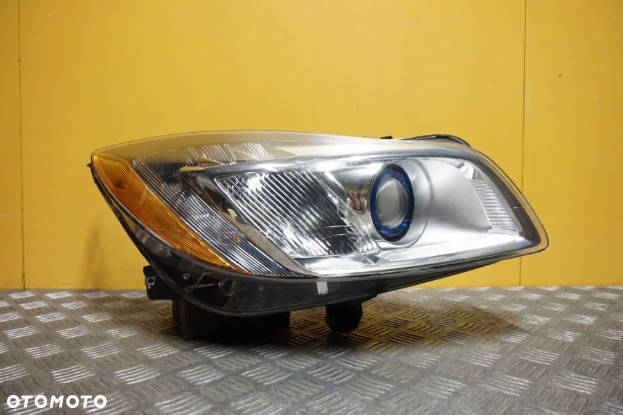 BUICK REGAL 2011- REFLEKTOR LAMPA XENON PRAWA USA - 1